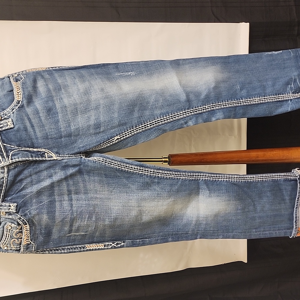ROCK. REVIVAL CAPRIS